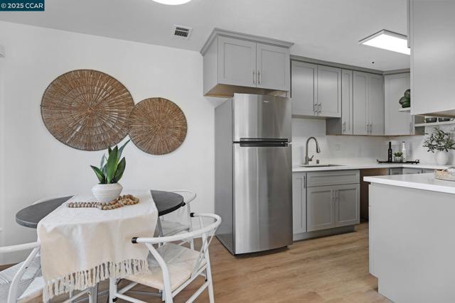 22095 Betlen Way, Hayward CA: https://media.crmls.org/mediaz/5aa4c557-14f9-4f4a-80d4-182ee16203db.jpg