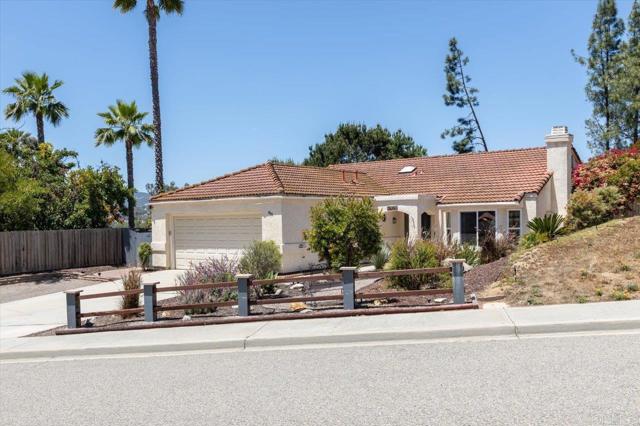 Detail Gallery Image 3 of 54 For 819 Corte Merano, Escondido,  CA 92026 - 3 Beds | 2 Baths