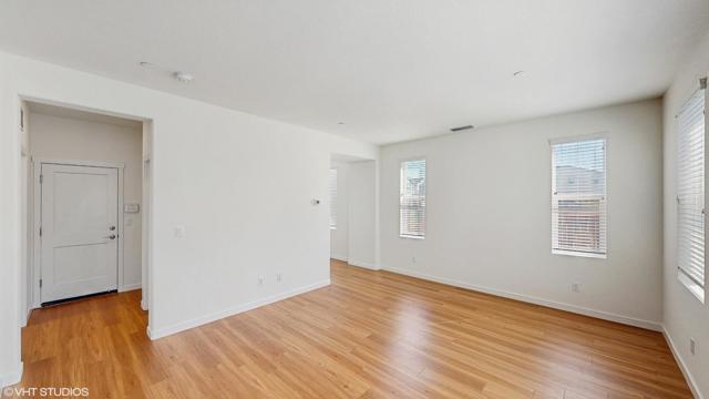 Image 6 of 25 For 34 Seasmoke Place