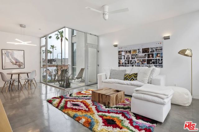 1121 Abbot Kinney Boulevard, F photo 3