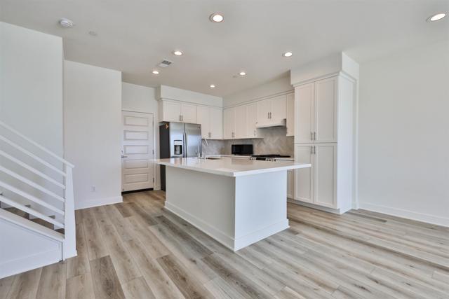 Detail Gallery Image 2 of 21 For 10926 Alderman Way, San Diego,  CA 92126 - 3 Beds | 2/1 Baths