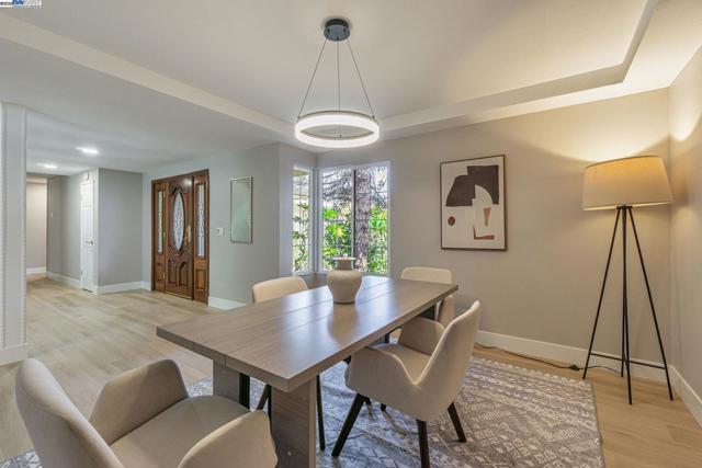 36 Barcelona Ct, Danville CA: https://media.crmls.org/mediaz/5aa5d7ae-261b-426b-ace4-aa9903736853.jpg