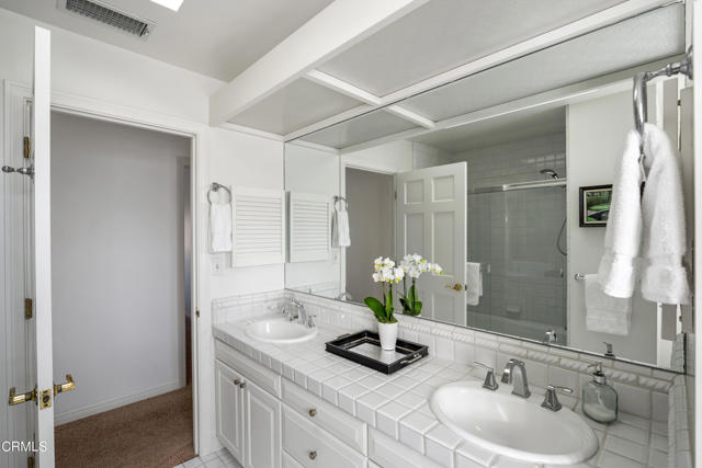 Detail Gallery Image 43 of 55 For 2140 Greencastle Way, Oxnard,  CA 93035 - 5 Beds | 2/1 Baths