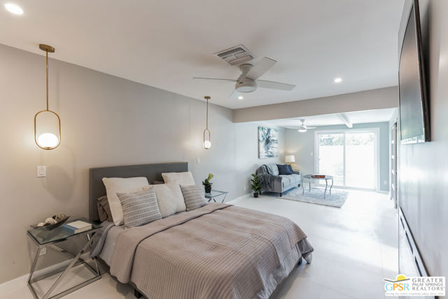 505 E Molino Road, Palm Springs CA: https://media.crmls.org/mediaz/5aa64e56-9ef5-45c7-8e4f-3db5aa7c8196.jpg