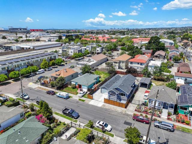 10191021 83rd Avenue, Oakland CA: https://media.crmls.org/mediaz/5aa6a5e3-1c30-47ad-bc47-8c5f82e78485.jpg