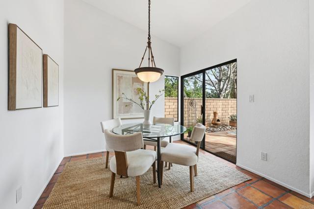 Detail Gallery Image 9 of 50 For 3694 Fallon Cir, San Diego,  CA 92130 - 2 Beds | 2 Baths