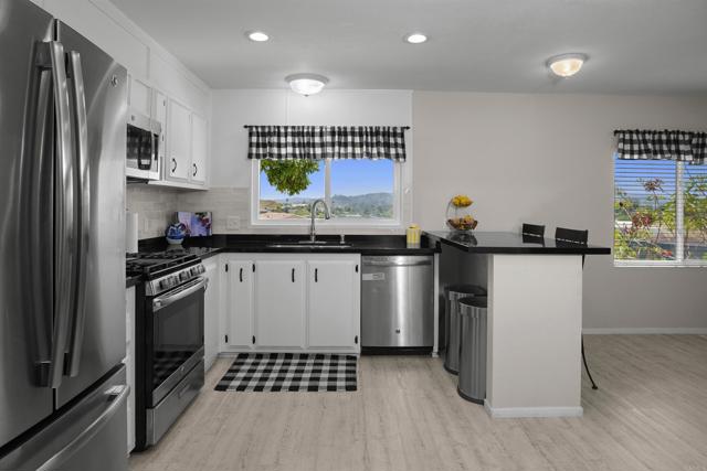 Detail Gallery Image 18 of 56 For 909 Richland Rd #115,  San Marcos,  CA 92069 - 3 Beds | 2 Baths