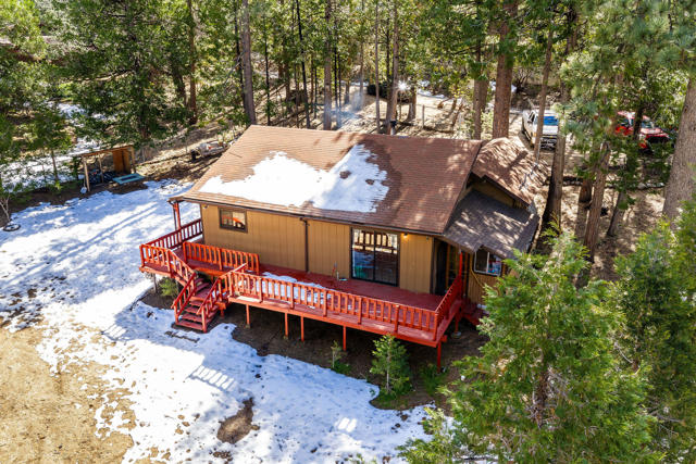 54820 Fern Drive, Idyllwild CA: https://media.crmls.org/mediaz/5aa82831-143e-482e-9dbd-4545bfd4e0a4.jpg