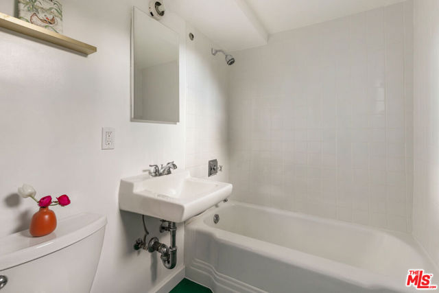 2235 Villa Heights Road, Pasadena CA: https://media.crmls.org/mediaz/5aa90bdb-759a-4192-b42b-f7038c093390.jpg