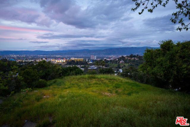 3 Bed Home for Sale in Los Angeles, California