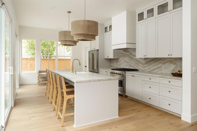 5077 Ashberry, Carlsbad CA: https://media.crmls.org/mediaz/5aa98de4-baa3-499a-906a-ce81271c1b87.jpg