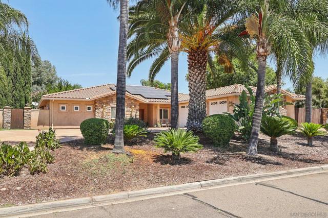 16112 Arena Drive, Ramona CA: https://media.crmls.org/mediaz/5aa9dfd5-852c-4342-b69c-0d8e899fd6eb.jpg