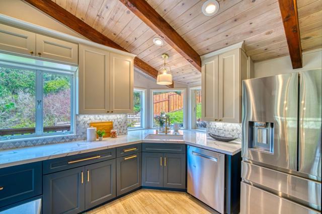 770 Alta Vista Road, Montara CA: https://media.crmls.org/mediaz/5aaa4ab1-d856-4a2d-b776-d75039e06b14.jpg