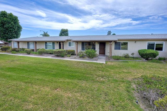 Detail Gallery Image 1 of 28 For 1014 Plover Way, Oceanside,  CA 92057 - 2 Beds | 2 Baths