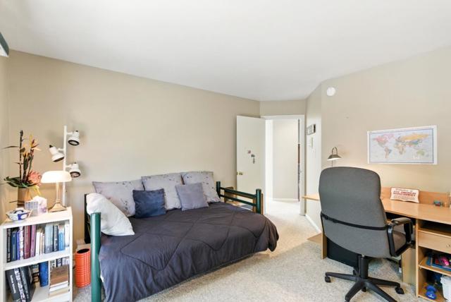 2935 Sherwood Drive, San Carlos CA: https://media.crmls.org/mediaz/5aaaa0d2-1443-4d2d-9fab-f7821b85724c.jpg