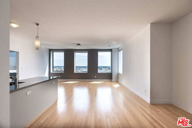 3810 Wilshire Boulevard, Los Angeles CA: https://media.crmls.org/mediaz/5aaac03a-ccb0-48e6-a8d3-a7e3245a2408.jpg
