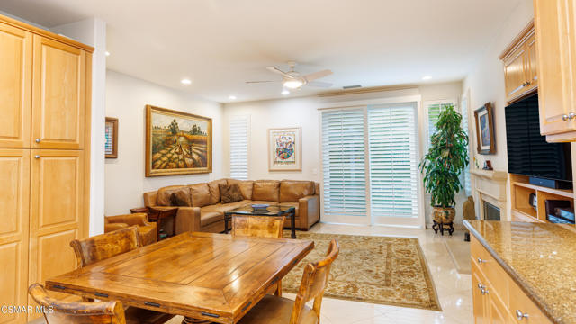 20769 Lugano Way, Porter Ranch CA: https://media.crmls.org/mediaz/5aac3346-5f8c-4d12-8782-72d3288e6a65.jpg