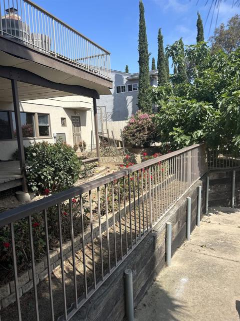 Detail Gallery Image 4 of 16 For 4819 Atlanta Dr, San Diego,  CA 92115 - 3 Beds | 2 Baths