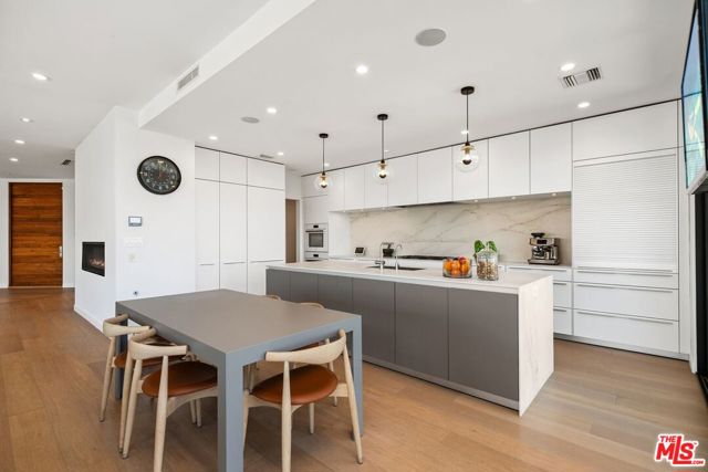 8545 Charl Lane, Los Angeles CA: https://media.crmls.org/mediaz/5aad6404-57b4-4e09-a0b4-2188ffd0ab36.jpg