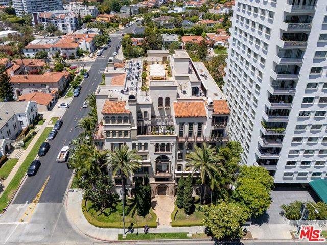 10795 Wilshire Boulevard, Los Angeles CA: https://media.crmls.org/mediaz/5aade4e3-c2e2-48d6-bb19-9ebd61144246.jpg