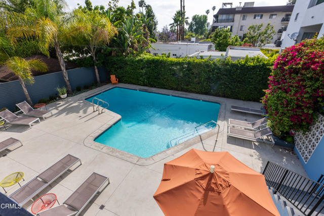 7560 Hollywood Boulevard, Los Angeles CA: https://media.crmls.org/mediaz/5aae85e9-64ef-484c-9907-b630eff98f16.jpg