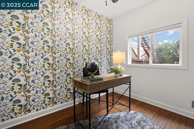 1613 Stanton St, Alameda CA: https://media.crmls.org/mediaz/5aaed888-6399-44af-bfd1-94fba85721b2.jpg