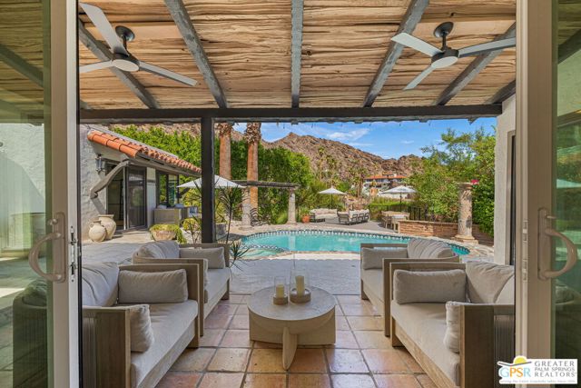 370 W Crestview Drive, Palm Springs, CA 92264