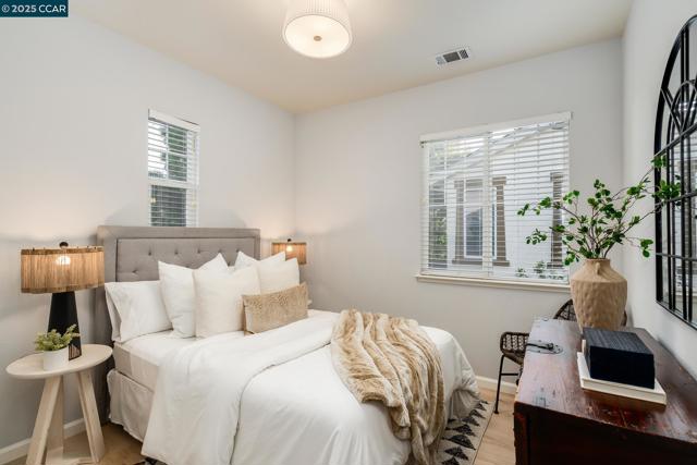 2258 S Donovan Way, San Ramon CA: https://media.crmls.org/mediaz/5ab02217-a5af-40bc-b488-8c1eb68afab3.jpg