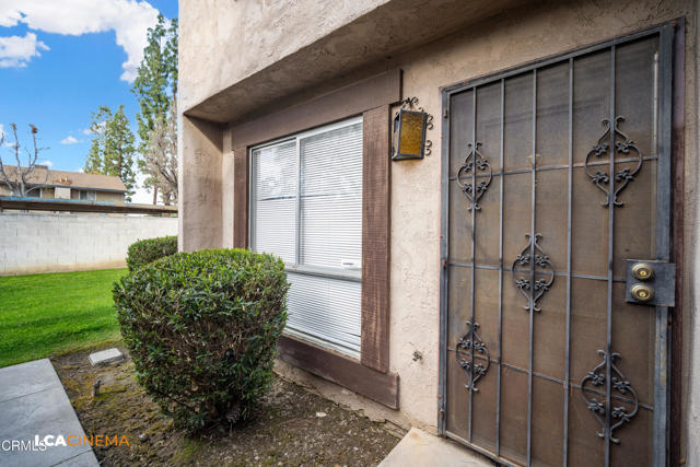 Detail Gallery Image 4 of 19 For 2617 Pinon Spring Cir #C,  Bakersfield,  CA 93309 - 3 Beds | 1/1 Baths