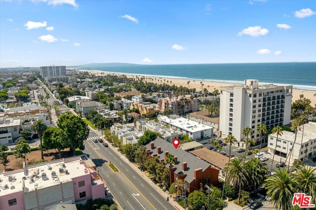 2108 Neilson Way, Santa Monica CA: https://media.crmls.org/mediaz/5ab09f61-b0fc-4dd9-87bc-4458047c84aa.jpg