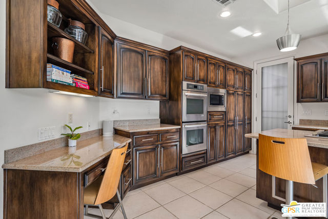 36750 Nancy Lane, Rancho Mirage CA: https://media.crmls.org/mediaz/5ab17ec4-f25e-4a00-97db-42d0acdf6b50.jpg