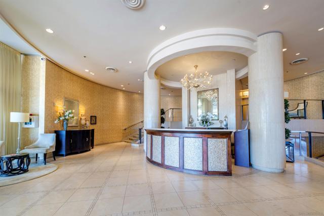 1820 Avenida del Mundo, Coronado CA: https://media.crmls.org/mediaz/5ab1ce3a-95ec-4148-af94-589c1b2625ce.jpg