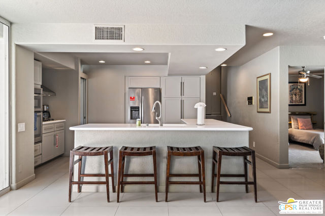 770 N Girasol Court, Palm Springs CA: https://media.crmls.org/mediaz/5ab217f1-03bb-4c01-8dc2-a07640964cf8.jpg