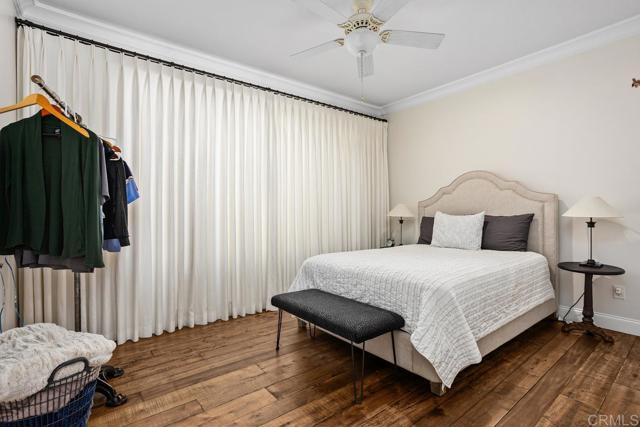 3433 Western Springs Rd, Encinitas CA: https://media.crmls.org/mediaz/5ab2ee8f-e028-4986-87ce-3e27f4bf614d.jpg