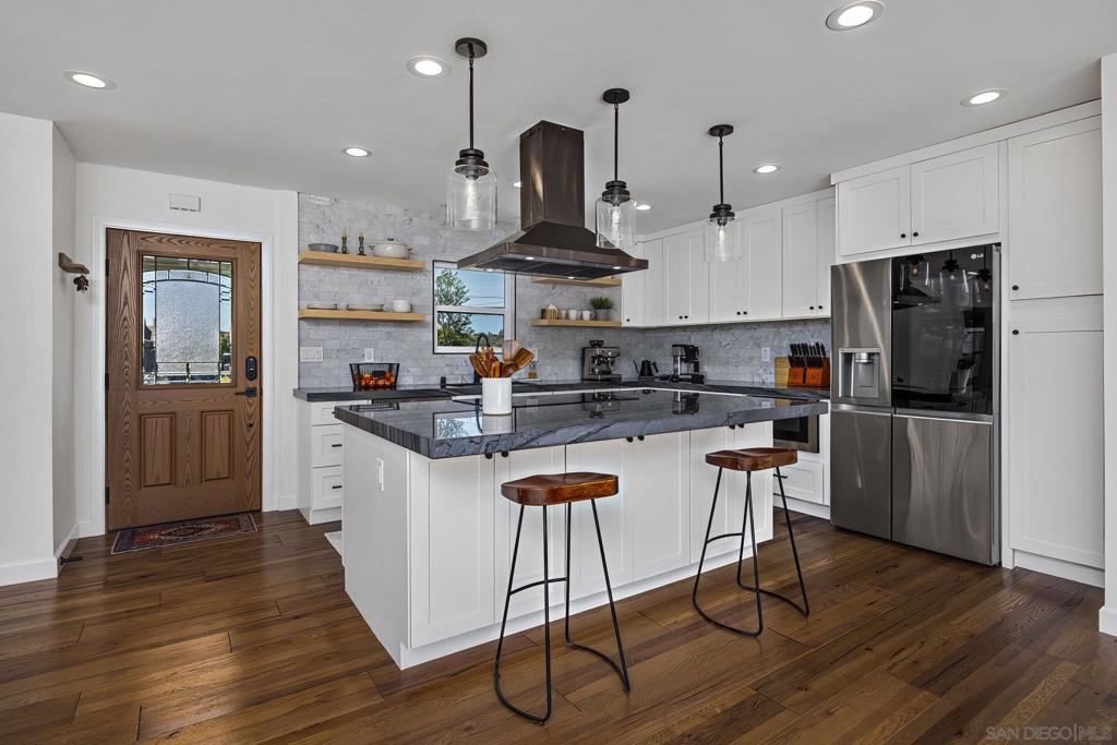 6875 Estrella Ave - photo 4