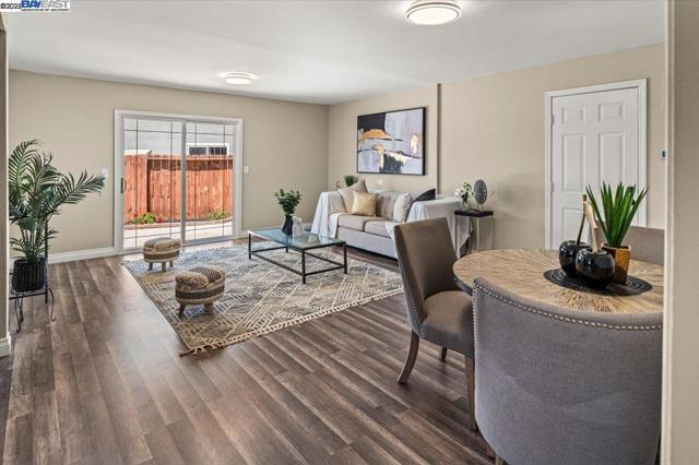 28399 CUBBERLEY CT, Hayward CA: https://media.crmls.org/mediaz/5ab445b7-45b8-4cdf-89ab-27b2ee1efc56.jpg