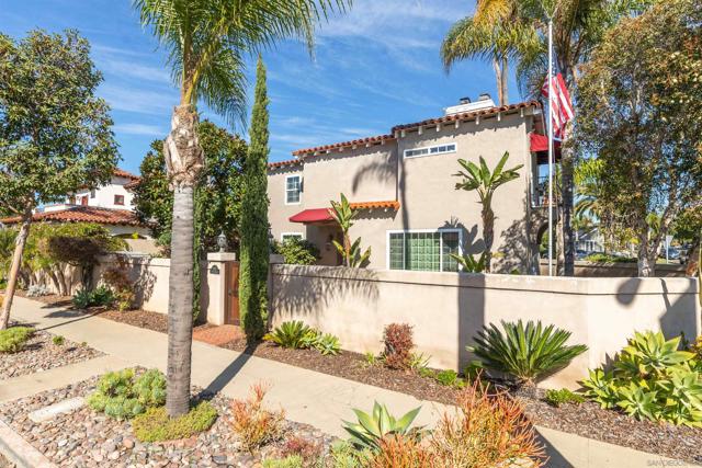 625 4th Street, Coronado CA: https://media.crmls.org/mediaz/5ab44a0d-df26-4152-be6e-430d3fe640de.jpg