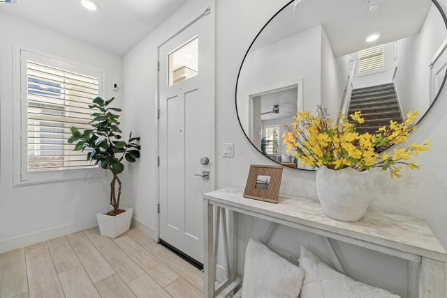 37456 Sand Drift Rd, Newark CA: https://media.crmls.org/mediaz/5ab471f3-841a-4076-8ecb-4987adc90573.jpg