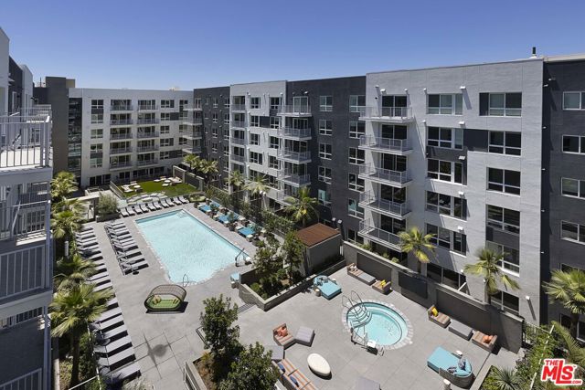 1331 N Cahuenga Boulevard, Los Angeles CA: https://media.crmls.org/mediaz/5ab5036a-1766-4101-adb2-d8c8ed47c2fc.jpg