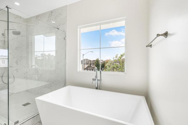 401 San Luis Avenue, Watsonville CA: https://media.crmls.org/mediaz/5ab530dd-c679-4507-b81f-d2f545dff79f.jpg