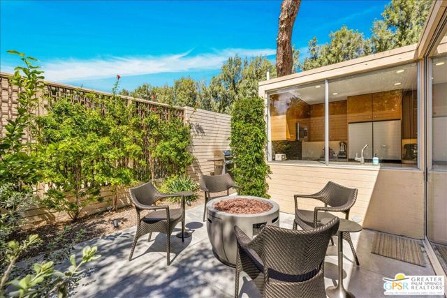 360 Cabrillo Road, Palm Springs CA: https://media.crmls.org/mediaz/5ab5519b-0e72-48ee-9ed1-4d3810eea954.jpg