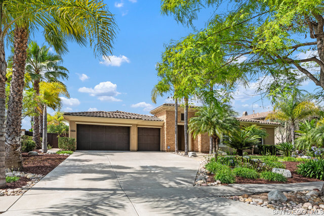 15234 Maple Grove LN, San Diego CA: https://media.crmls.org/mediaz/5ab57149-dde9-4787-aab6-f86e74c1961c.jpg