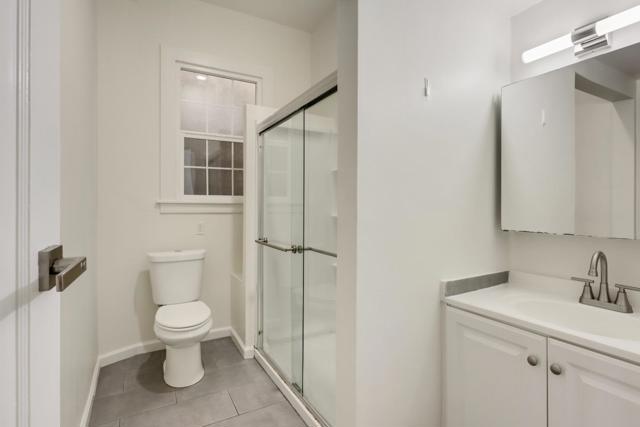 213 7th Street, Oakland CA: https://media.crmls.org/mediaz/5ab57ac8-7e97-447f-853c-7f4304649053.jpg