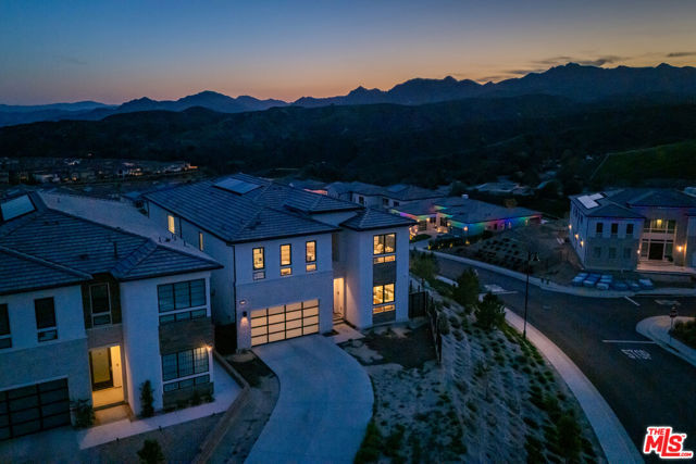 20668 W Hummingbird Court, Porter Ranch CA: https://media.crmls.org/mediaz/5ab5a6fc-aac4-4d73-a2a0-976b1869cc76.jpg