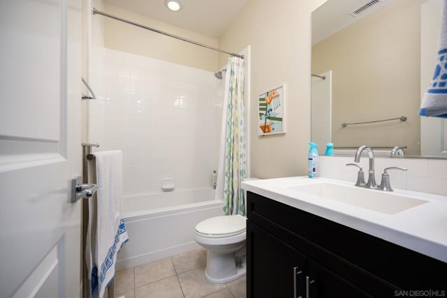 7152 Sitio Corazon, Carlsbad CA: https://media.crmls.org/mediaz/5ab5bc04-68ba-4537-8846-07e57a8a94cf.jpg