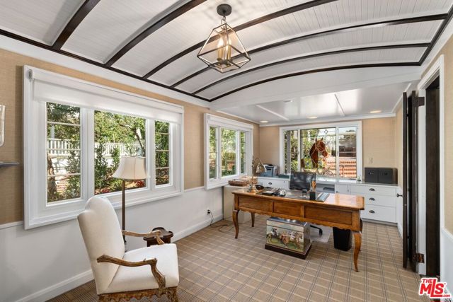 444 Loring Avenue, Los Angeles CA: https://media.crmls.org/mediaz/5ab5e61e-8a2e-4cdc-9397-0a102135174c.jpg