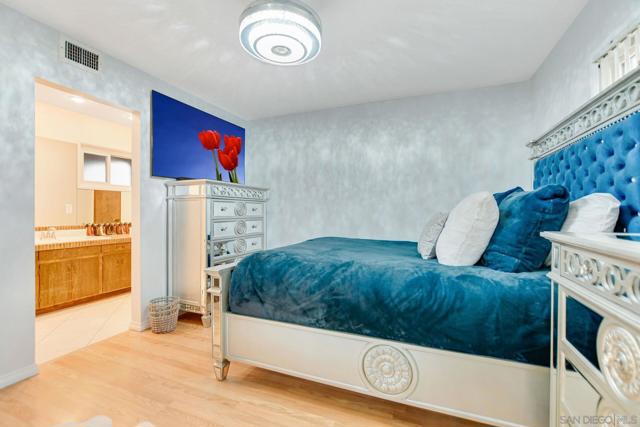 11518 205th St, Lakewood CA: https://media.crmls.org/mediaz/5ab67283-5c43-4a1e-a856-8135d4003631.jpg