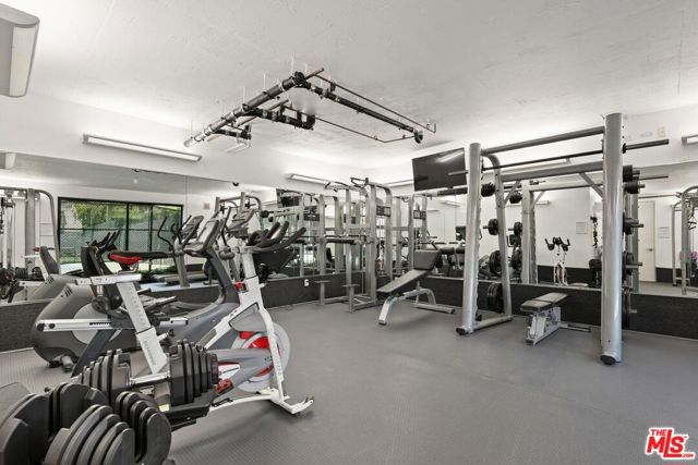 306 Bora Bora Way, Marina del Rey CA: https://media.crmls.org/mediaz/5ab67bc9-86b0-422a-ac35-fd7455f59345.jpg