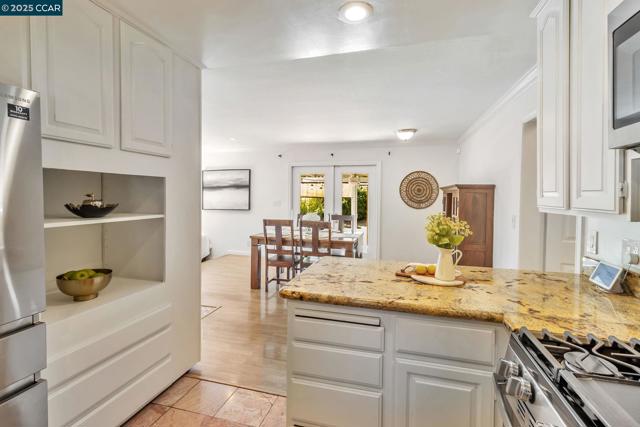 960 Live Oak Dr, Santa Clara CA: https://media.crmls.org/mediaz/5ab7581a-b024-495d-ba23-c88c977303cd.jpg