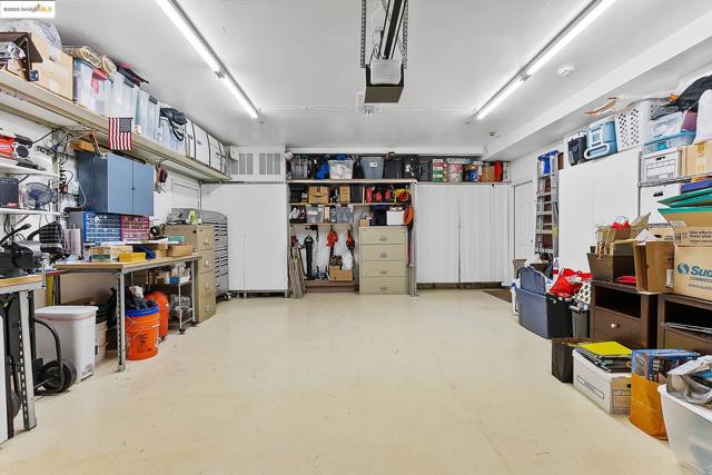 907 Snapdragon Way, Brentwood CA: https://media.crmls.org/mediaz/5ab77aa6-07ca-4190-a14c-cc4835a1e561.jpg